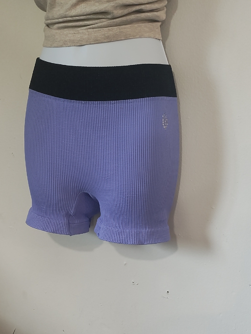 Ribbed Lavender High-Waist Bike Shorts with Black Waistband
